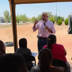 Francisco Bribiescas en actividad de trabajo en territorio