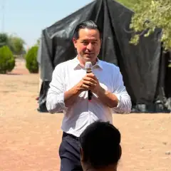 Francisco Bribiescas en actividad de trabajo en territorio