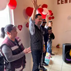 Francisco Bribiescas en actividad de trabajo en territorio