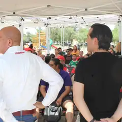Francisco Bribiescas en actividad de trabajo en territorio