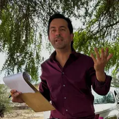 Francisco Bribiescas en actividad de trabajo en territorio
