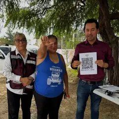 Francisco Bribiescas en actividad de trabajo en territorio