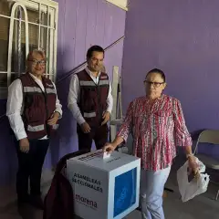 Francisco Bribiescas en actividad de trabajo en territorio