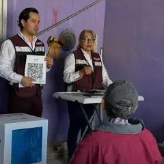 Francisco Bribiescas en actividad de trabajo en territorio
