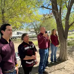 Francisco Bribiescas en actividad de trabajo en territorio