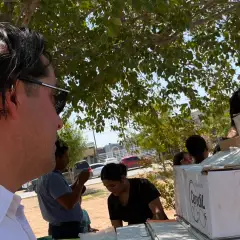 Francisco Bribiescas en actividad de trabajo en territorio