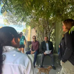 Reunión con vecinos en la colonia Tierra Nueva 1