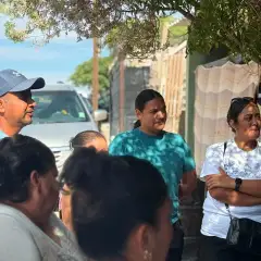 Reunión con vecinos en la colonia Tierra Nueva 1